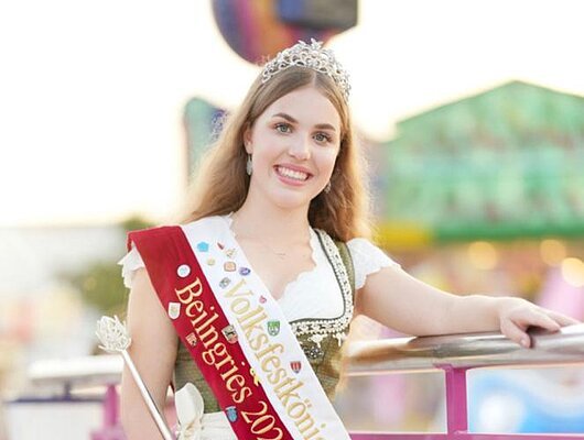 Volksfestkönigin 2023/2024 Ida Meyer