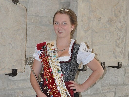 Volksfestkönigin 2015 Carolin Ritter