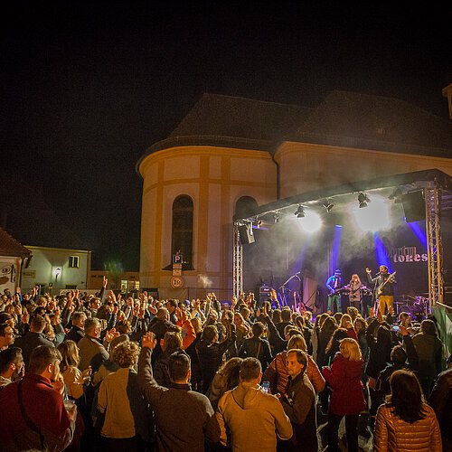 Beilngries Open Air - Raus mit Euch! mit den Dirty Tones im April 2018